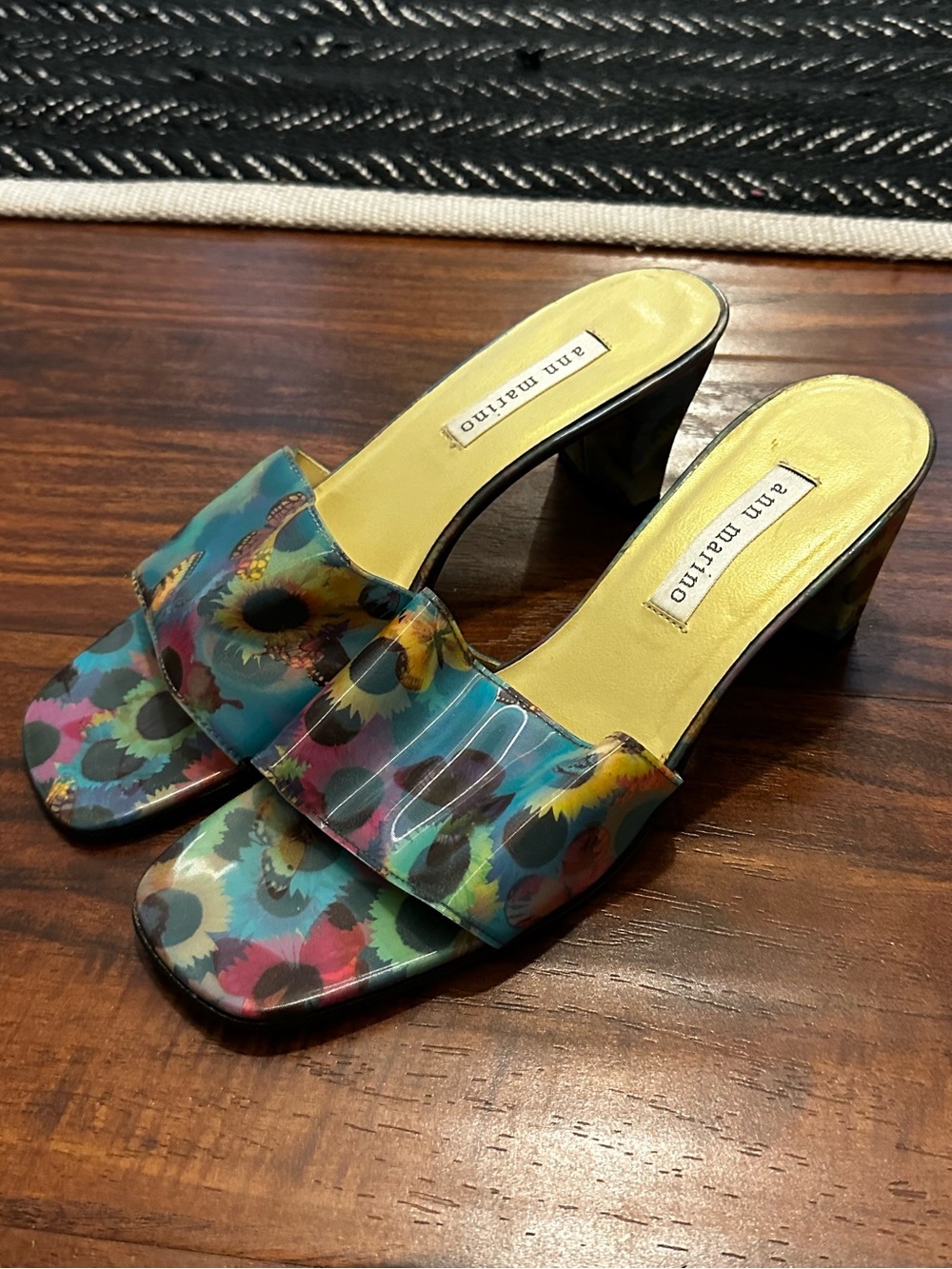 Ann Marino Multicolor lenticular Floral Slide Mules butterfly 7.5